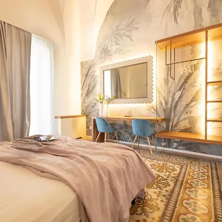 Palazzo Flora *