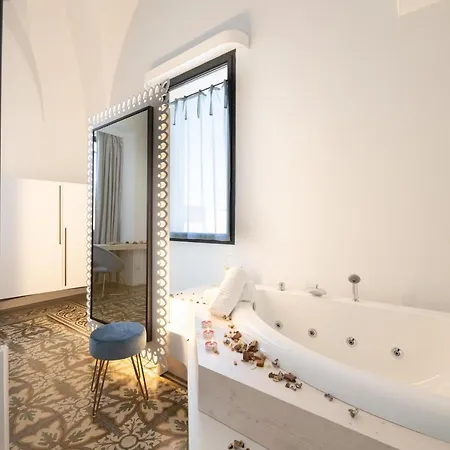 Palazzo Flora Villa Collepasso